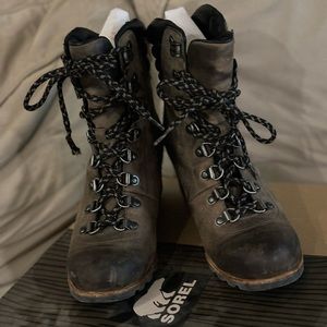 Sorel Conquest wedge boot